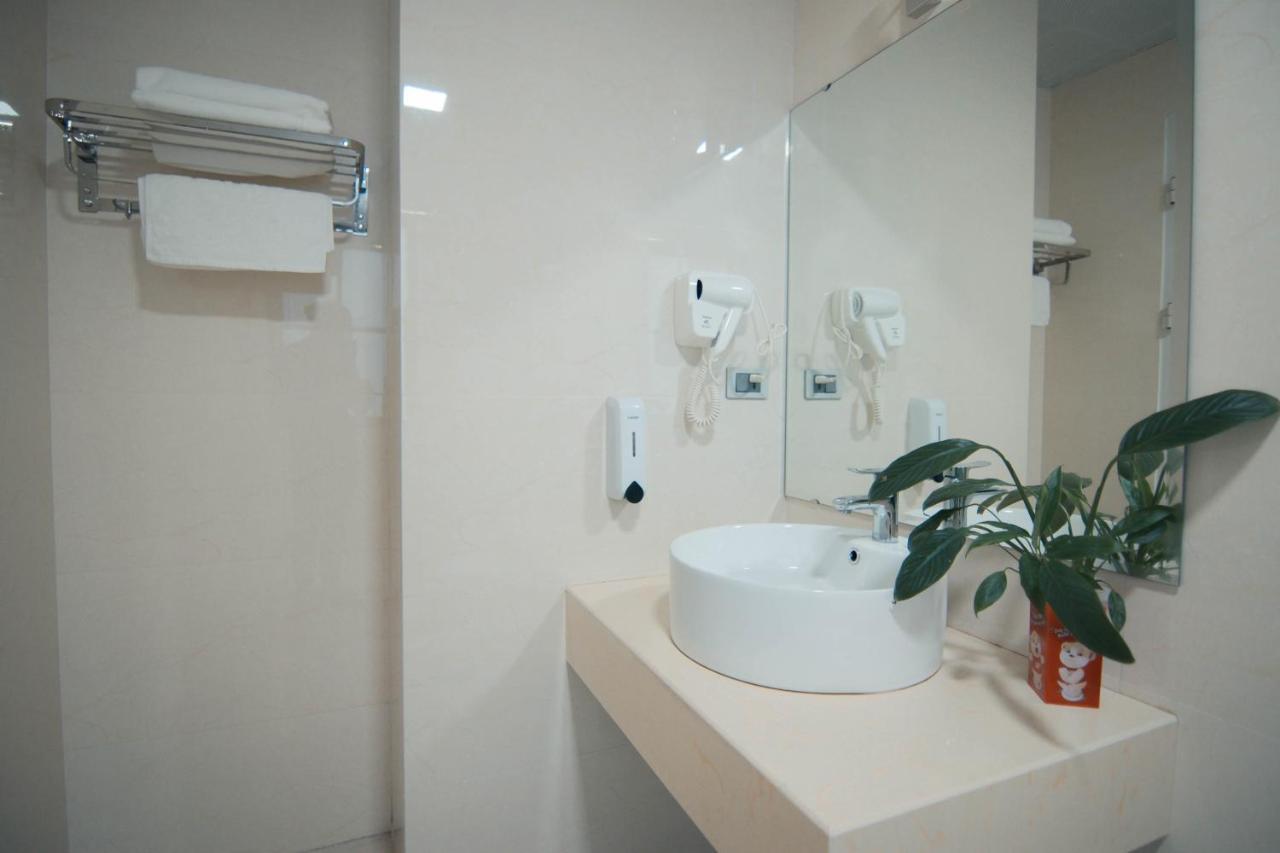 Hoang Long Hotel Ха Лонг Екстериор снимка